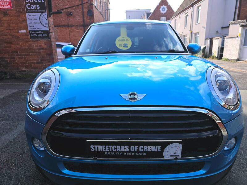 MINI HATCH