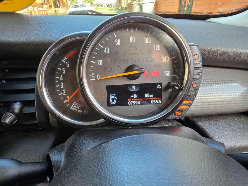 MINI HATCH