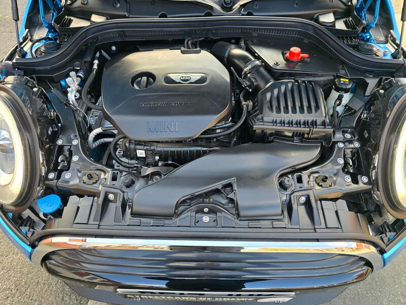 MINI HATCH