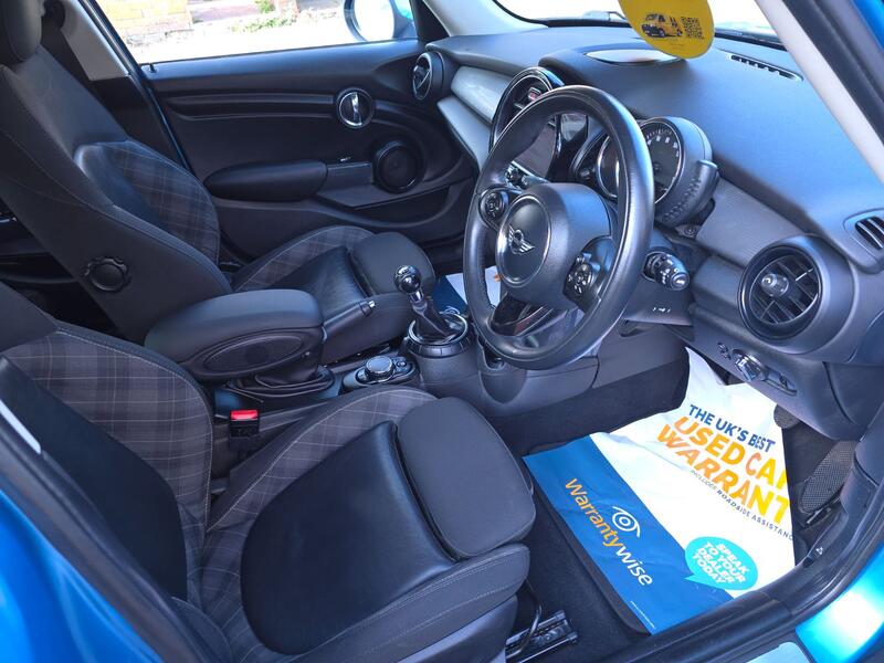 MINI HATCH