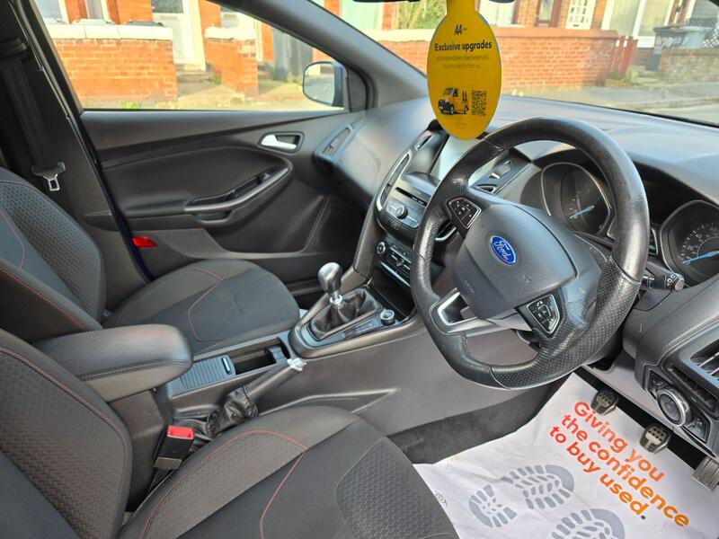 FORD FOCUS