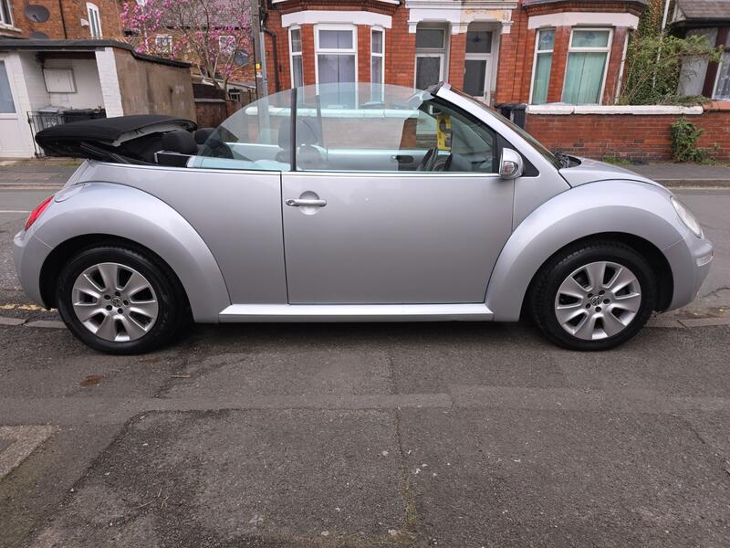 VOLKSWAGEN BEETLE