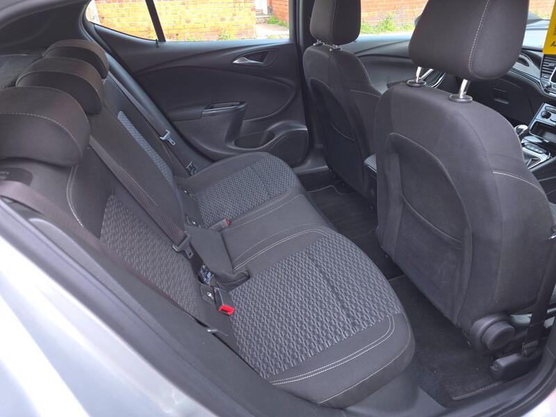 VAUXHALL ASTRA