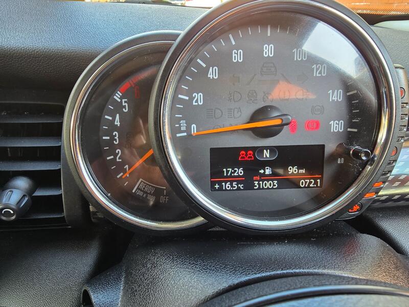 MINI HATCH