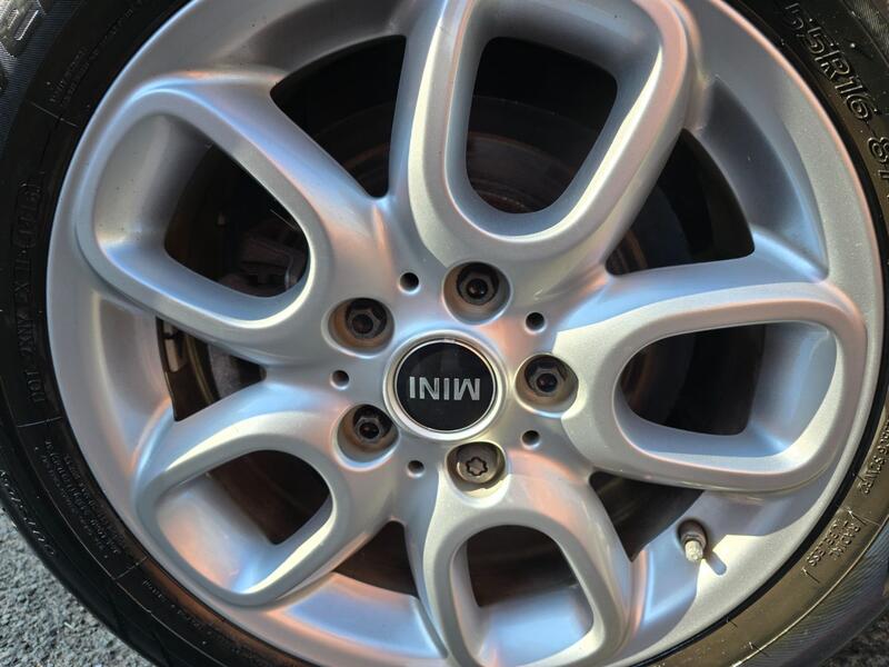 MINI HATCH