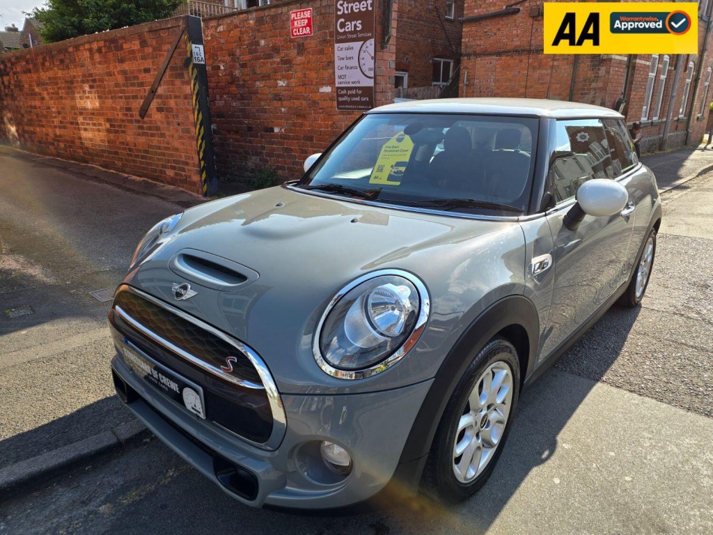 2017 MINI HATCH